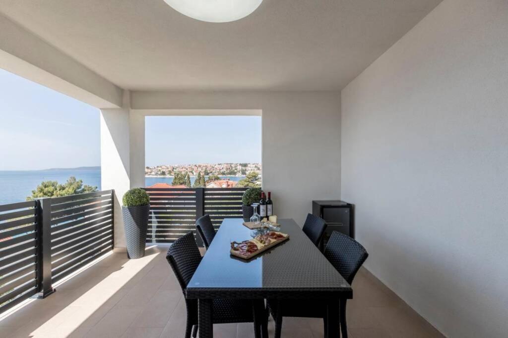 Apartment By Joe Trogir Bagian luar foto