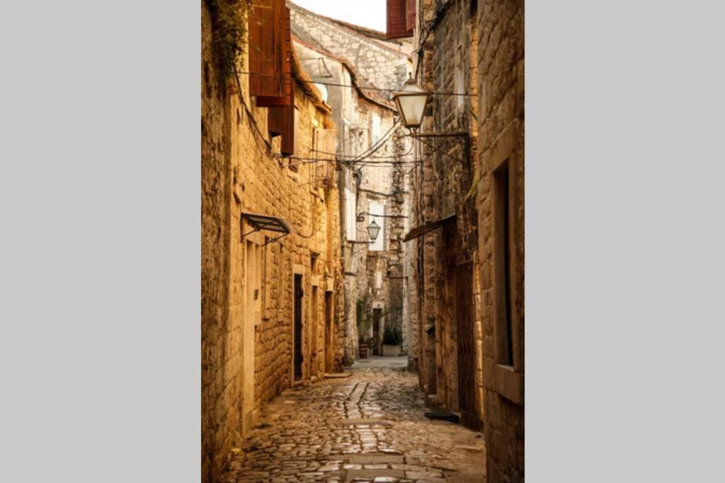 Apartment By Joe Trogir Bagian luar foto