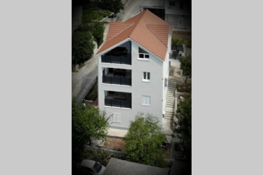 Apartment By Joe Trogir Bagian luar foto