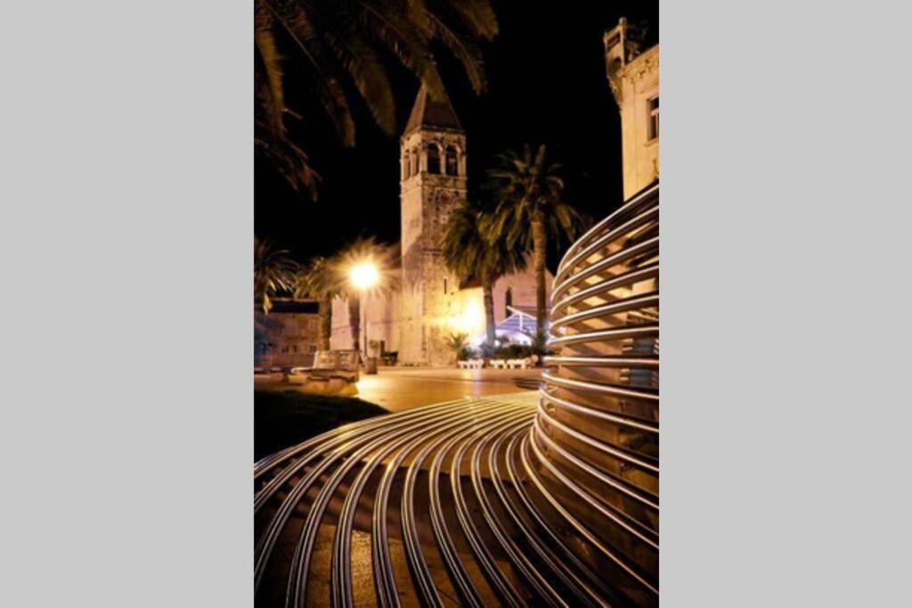Apartment By Joe Trogir Bagian luar foto