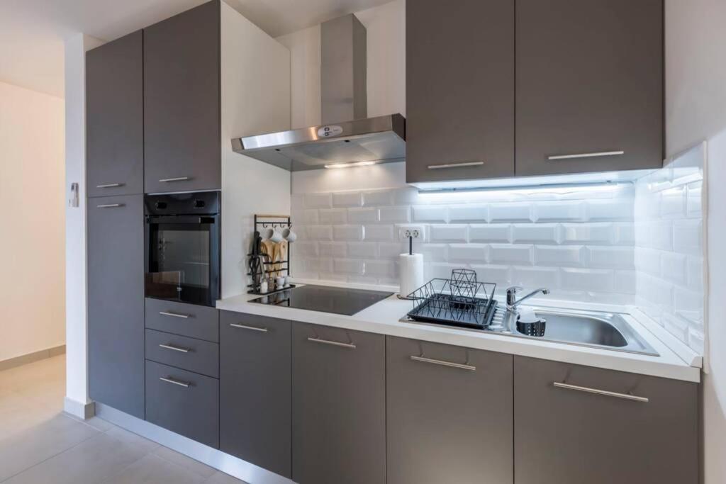 Apartment By Joe Trogir Bagian luar foto
