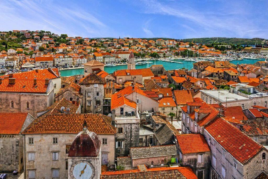 Apartment By Joe Trogir Bagian luar foto